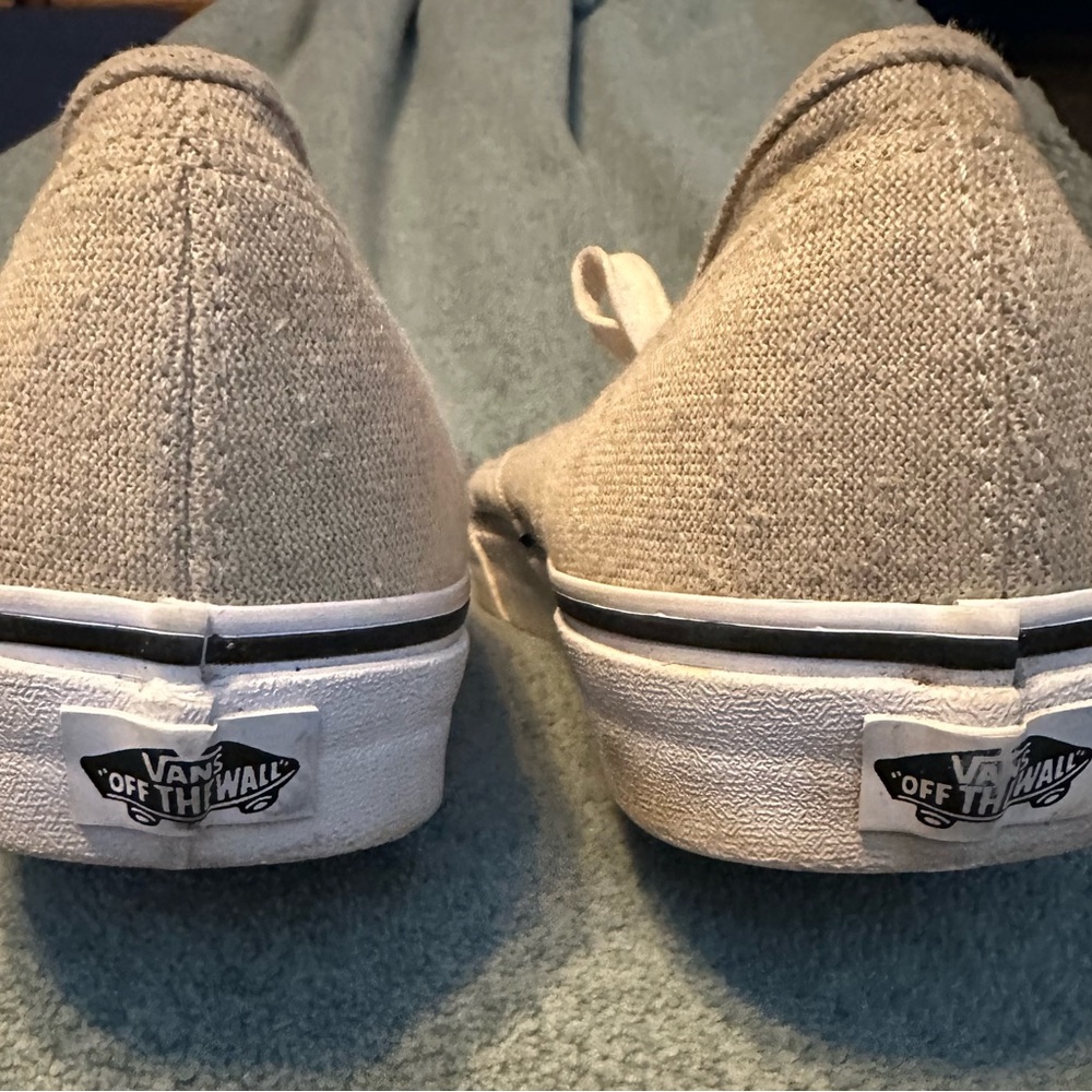Vans - Picture 2 of 6